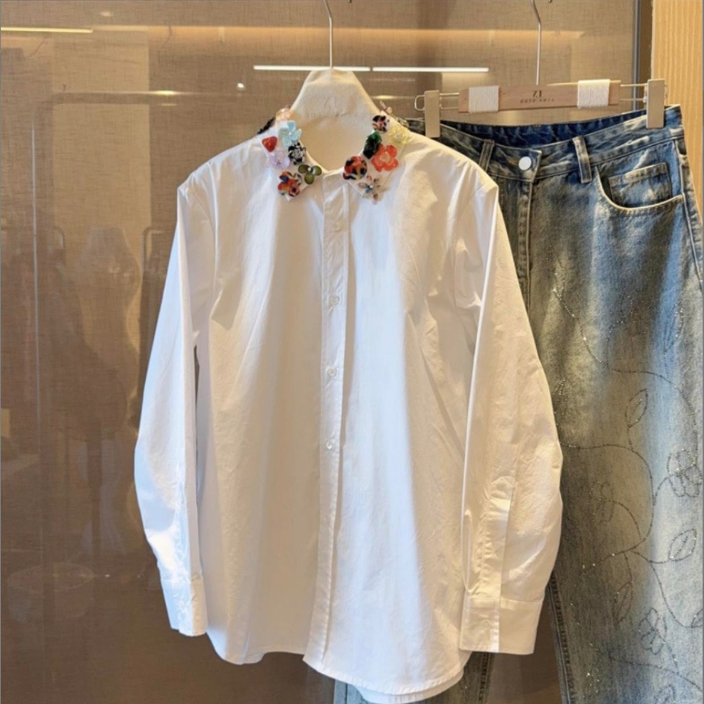 White Button-Up Shirt with Floral Embellished Collar – Statement Piece